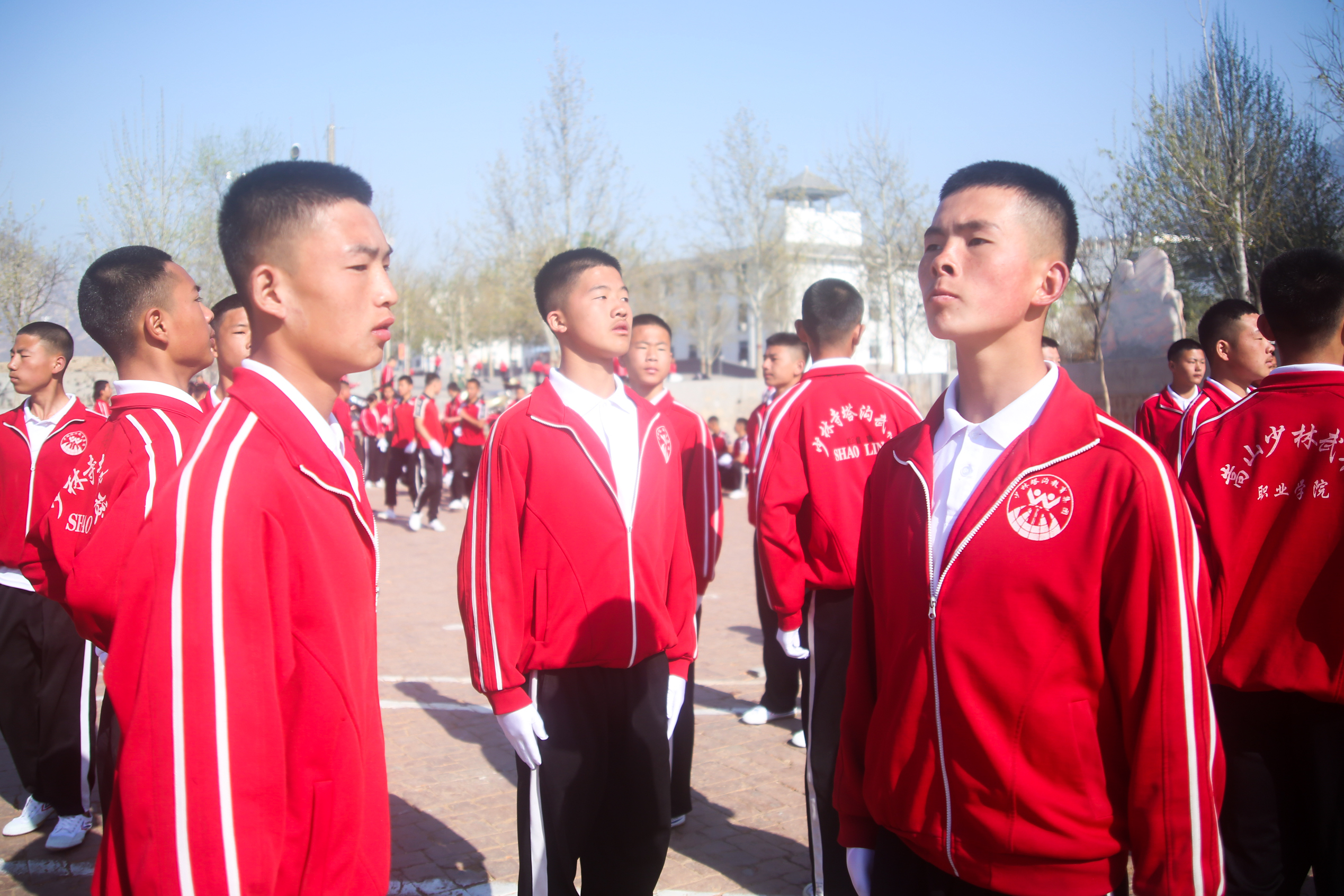 比赛中变换多端的进攻战术引发了阵阵掌声的简单介绍