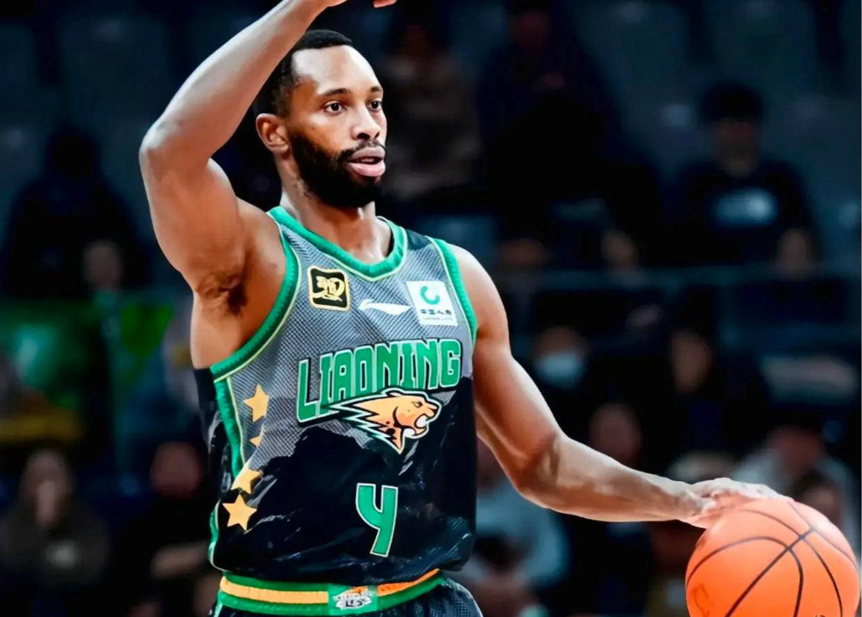 人队防守失常,季后赛前景不容乐观 人队防守失常,季后赛前景不容乐观