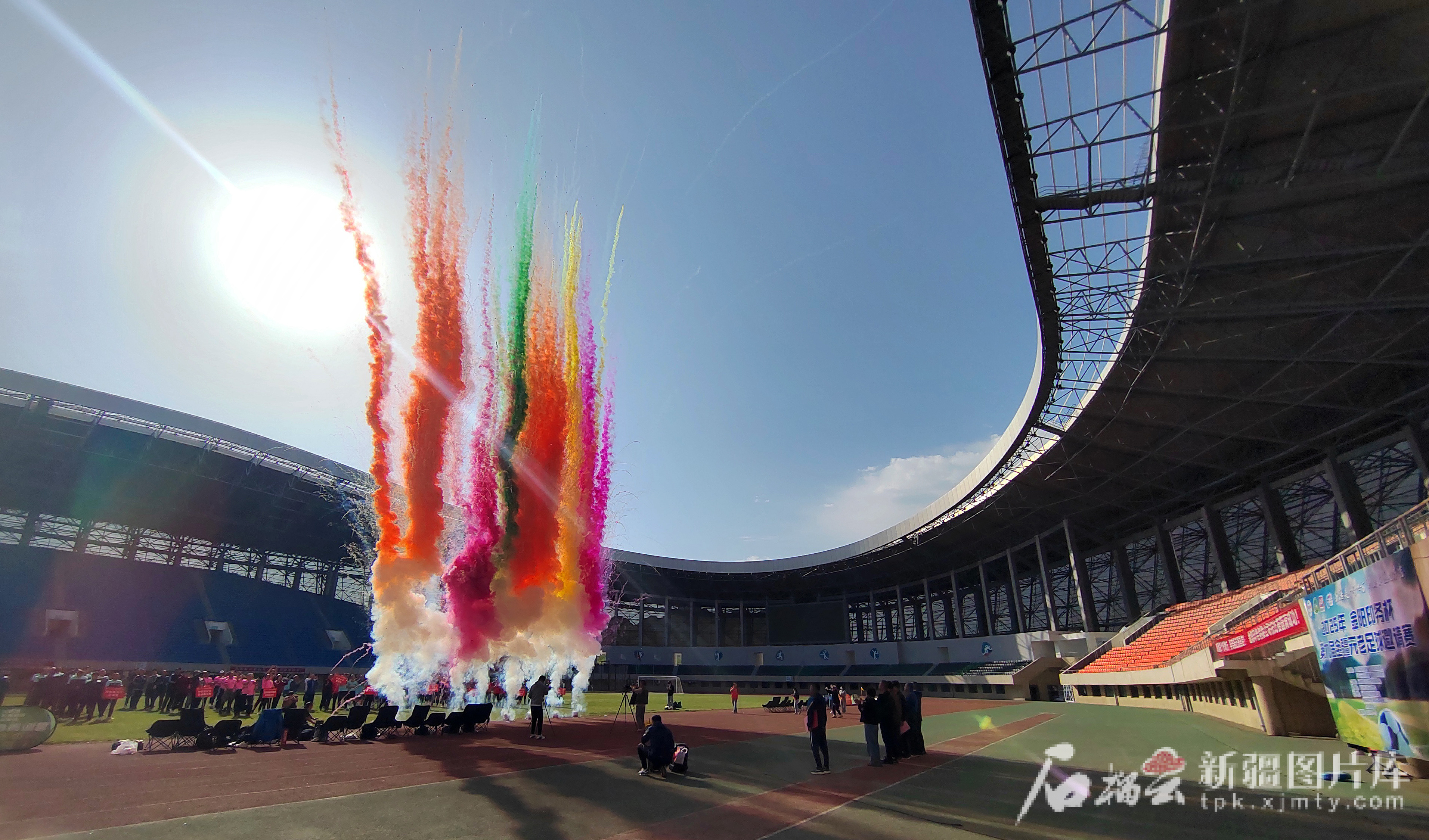 足球元老因年龄寿退，退役仪式备受关注的简单介绍