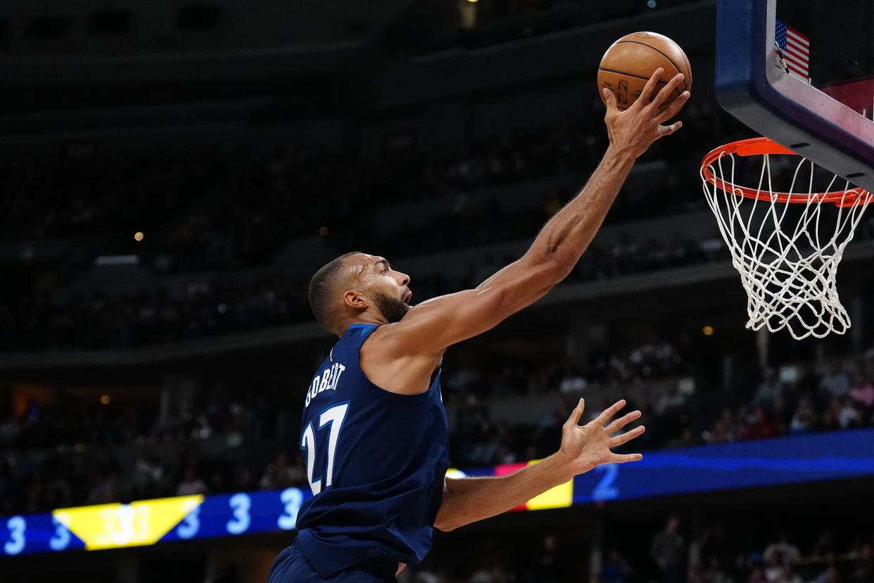 关于爵士力克奇才，戈贝尔发挥稳定的信息