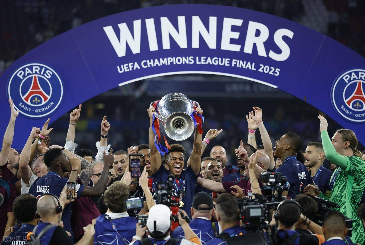 包含巴黎圣日耳曼惨败，无缘欧冠半决赛的词条